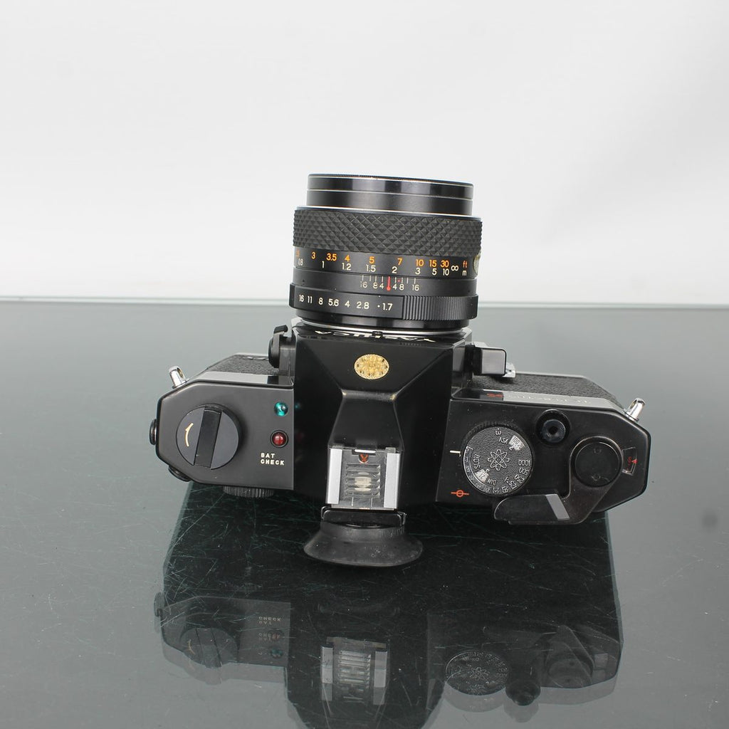 Yashica TL Electro X + Auto Yashinon 50mm f/1.7