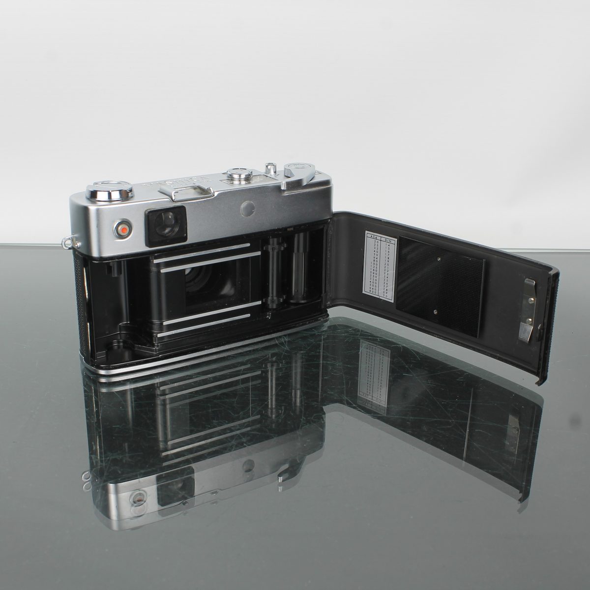 Yashica Minister-D