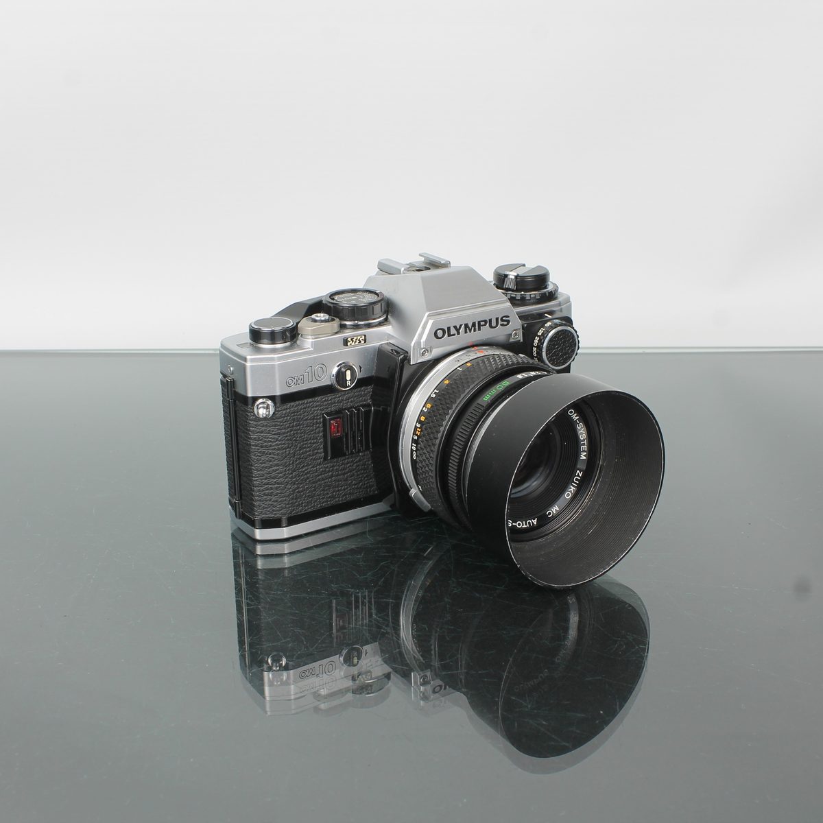 Olympus OM-10 + Olympus Auto-S 1:1.8 f=50mm
