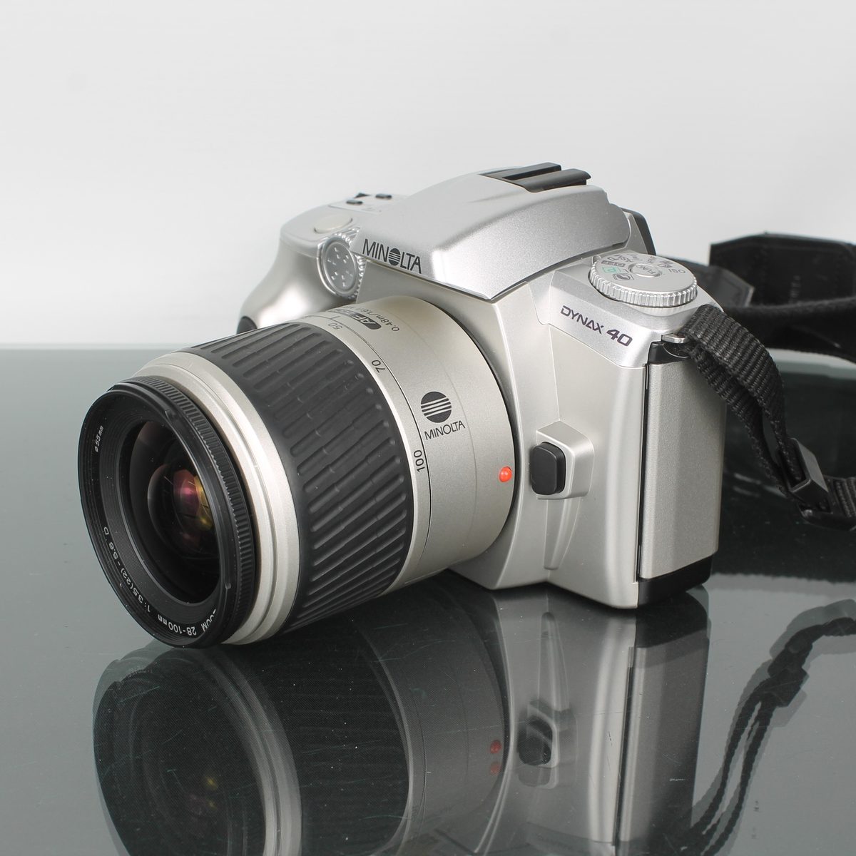 Minolta Dynax 40 + Minolta AF 28-100mm 1:3.5-5.6