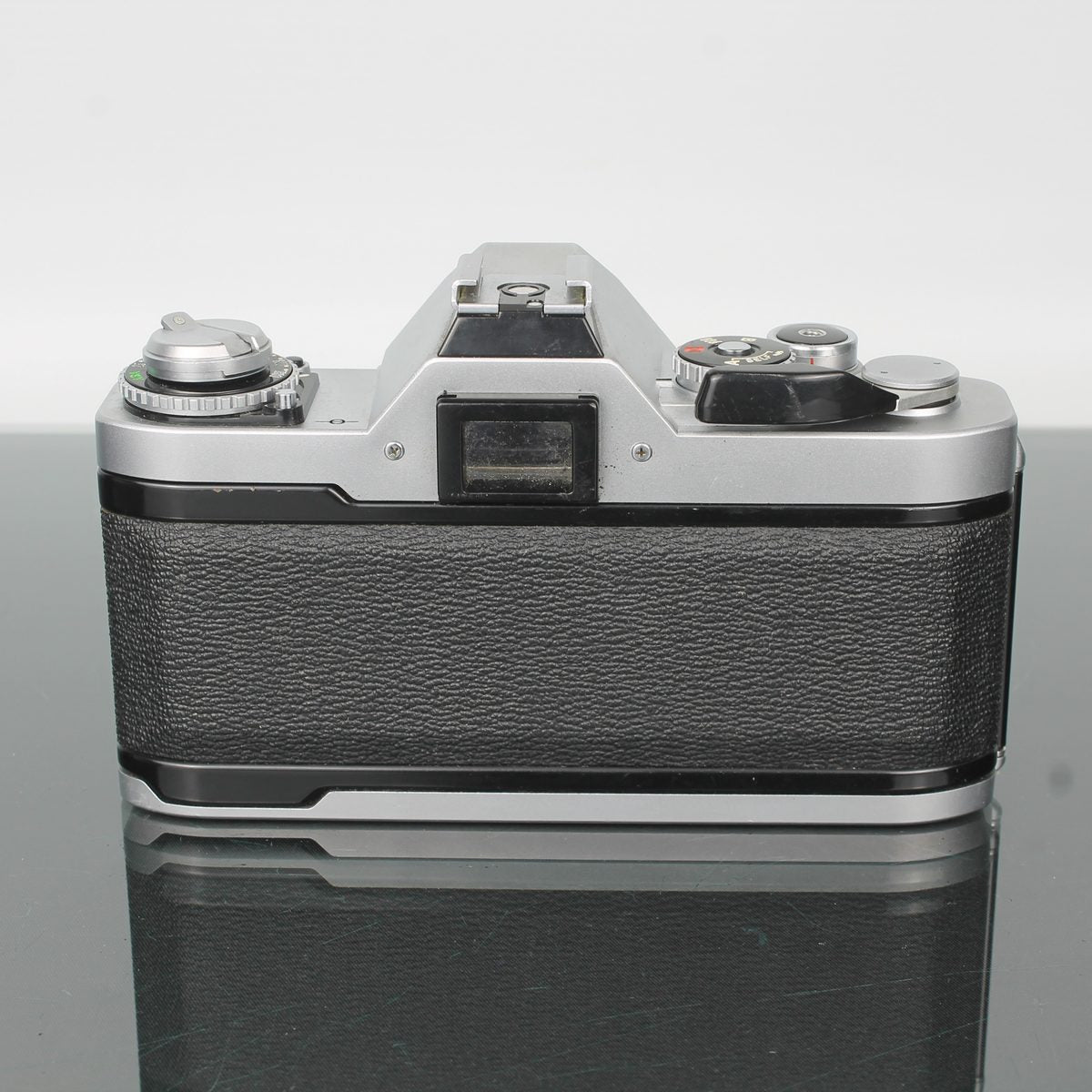 Canon AV-1 + Canon FD 50mm 1:1.8