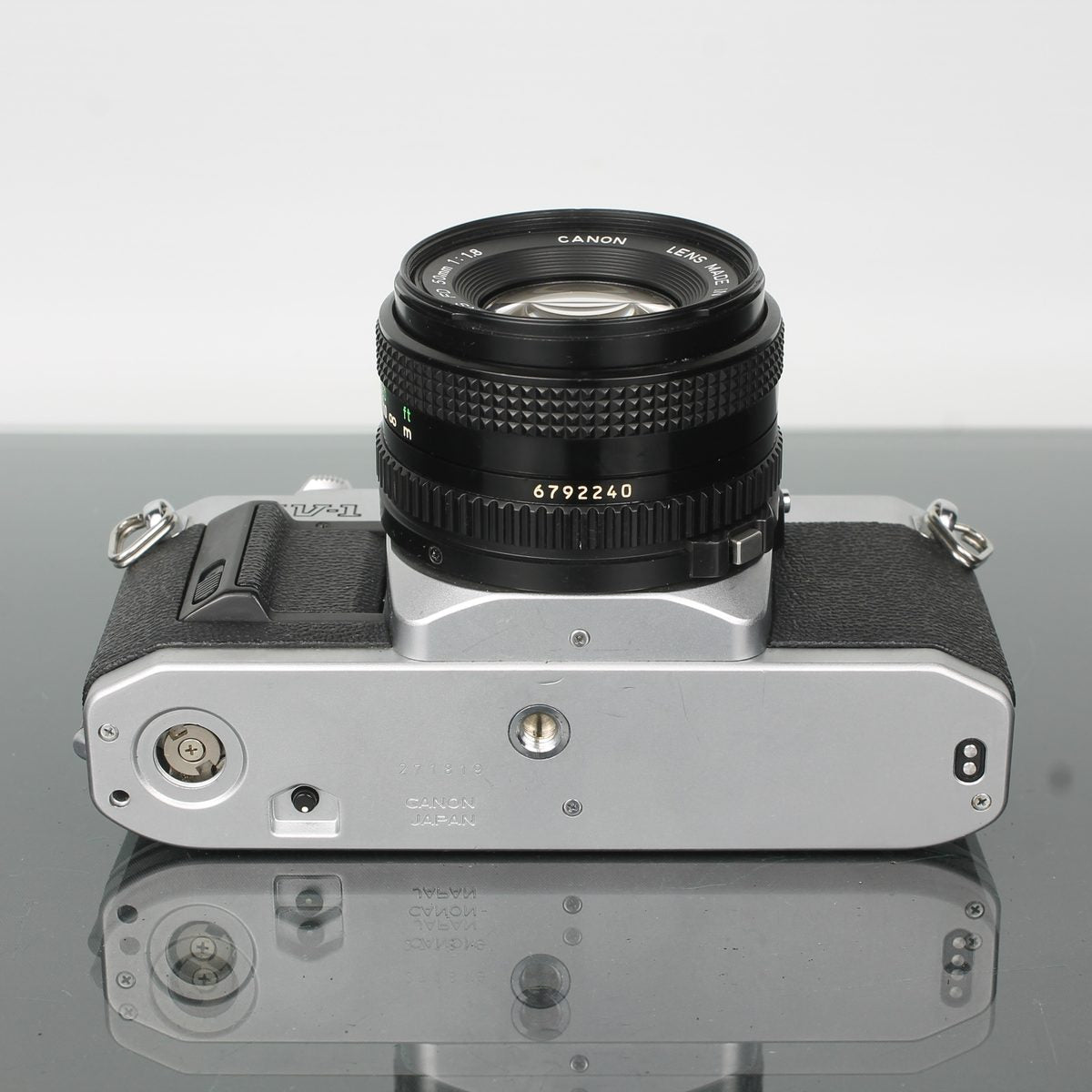Canon AV-1 + Canon FD 50mm 1:1.8