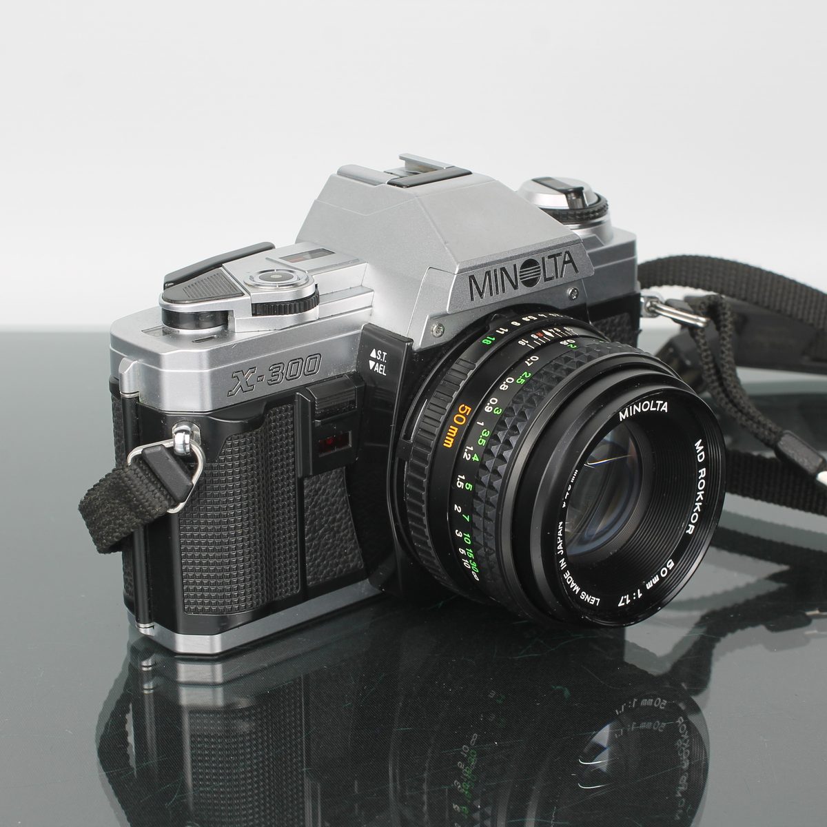 Minolta X-300 + Minolta MD 50mm 1:1.7