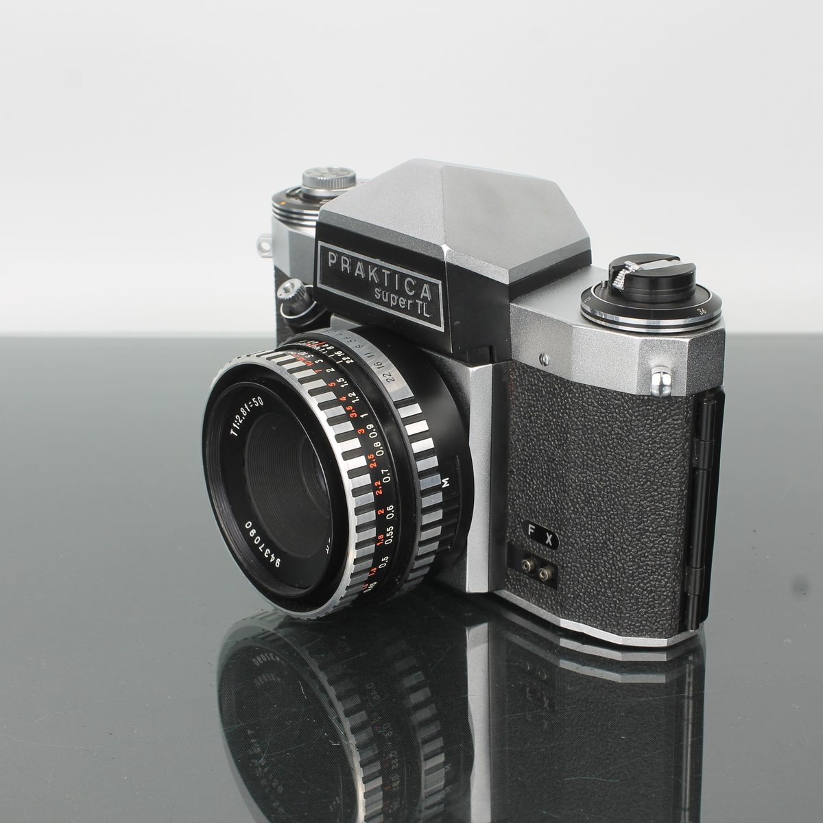 Praktica Super TL + aus Jena DDR 2.8/50mm
