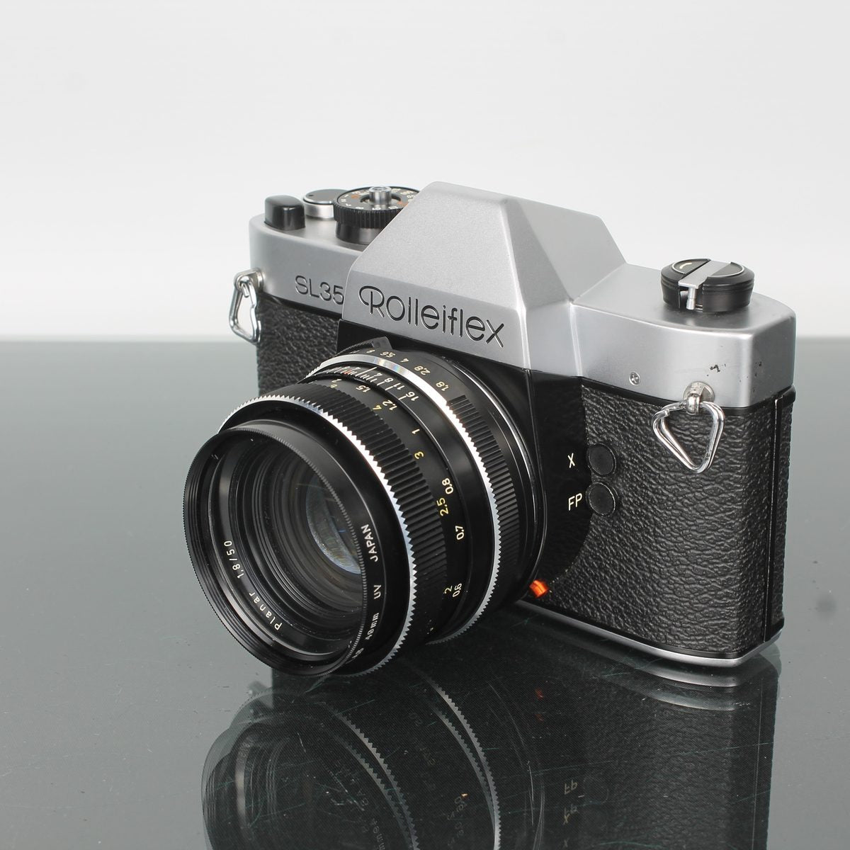 Rolleiflex SL35 + Rollei Planar 1.8/50