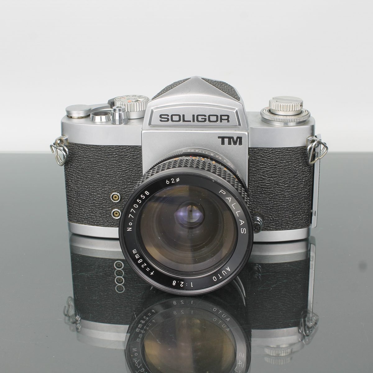 Soligor TM + Pallas 28mm f/2.8