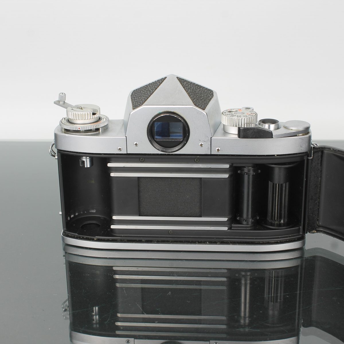 Soligor TM + Pallas 28mm f/2.8