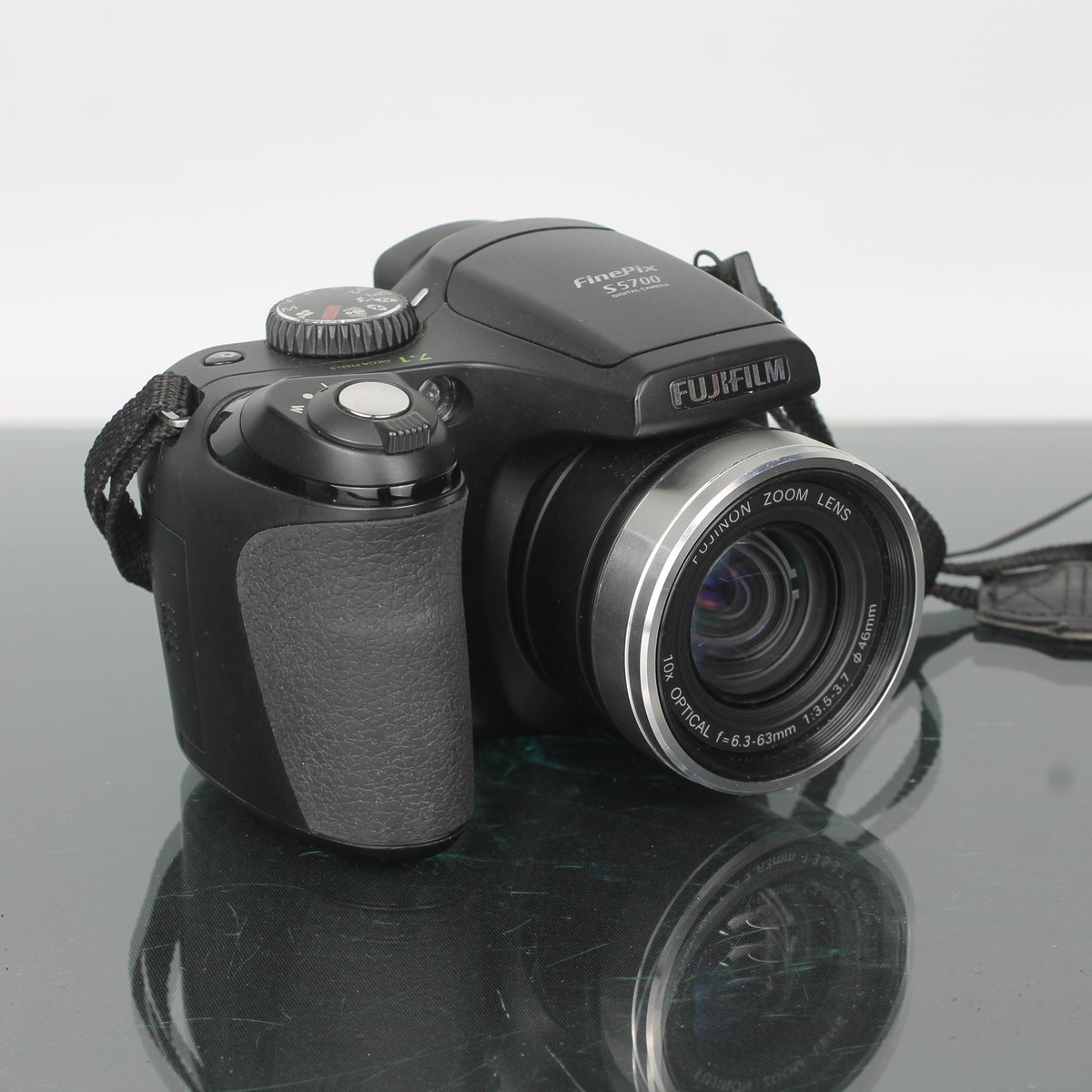 Fujifilm FinePix S5700