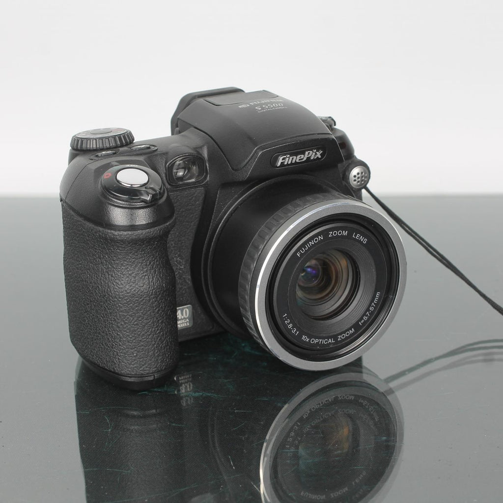 FUJIFILM S5500
