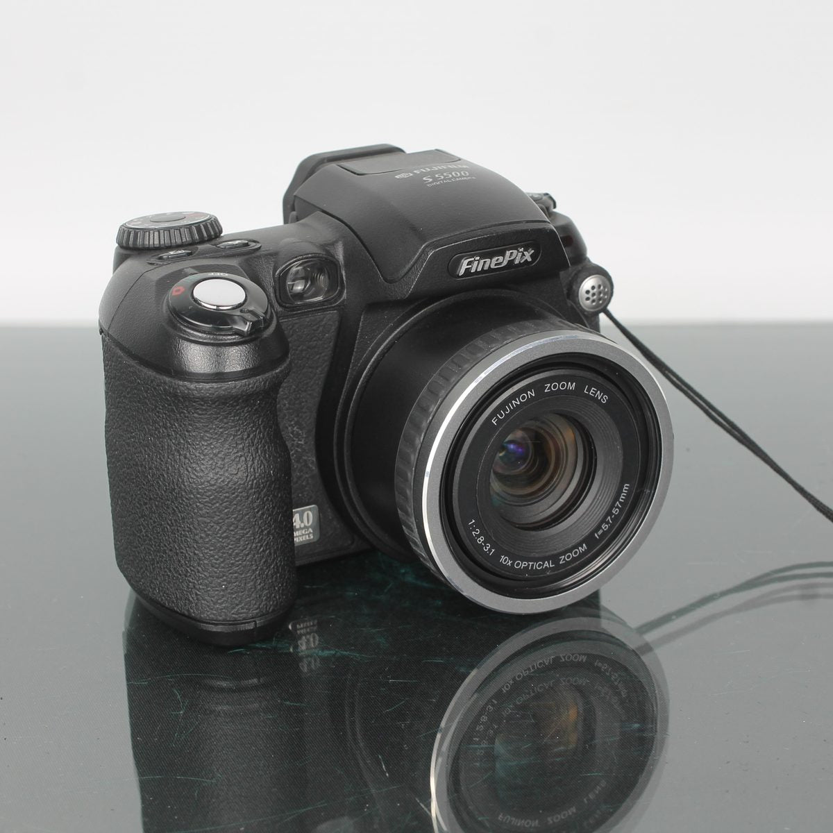 FUJIFILM S5500