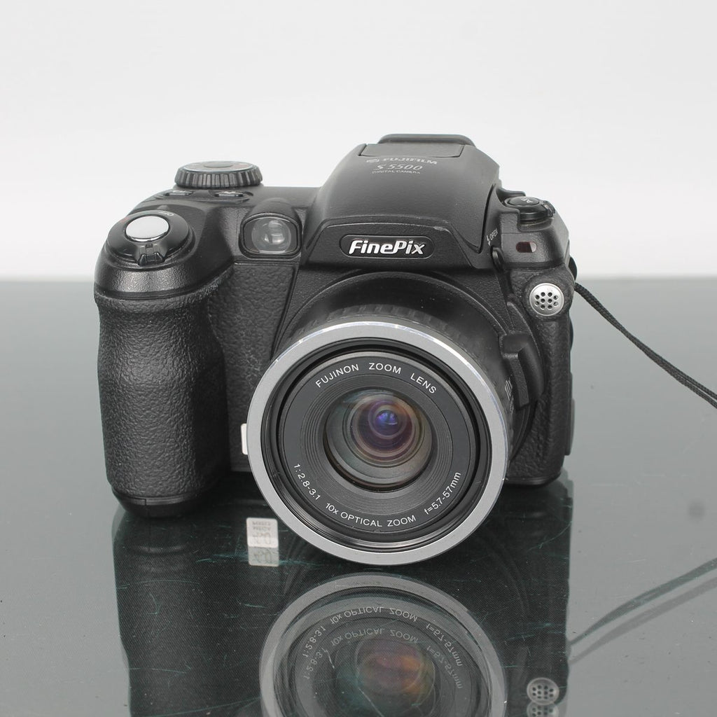FUJIFILM S5500