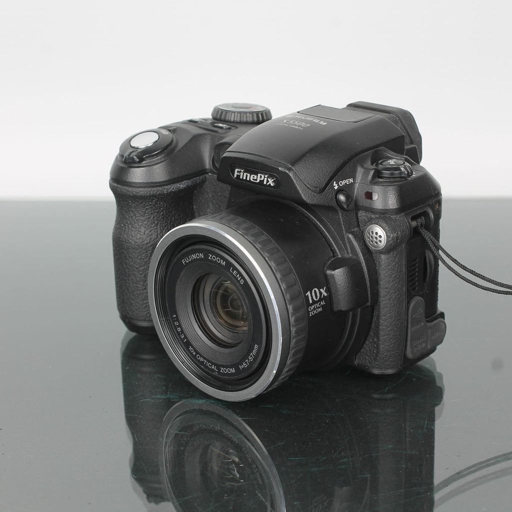 FUJIFILM S5500