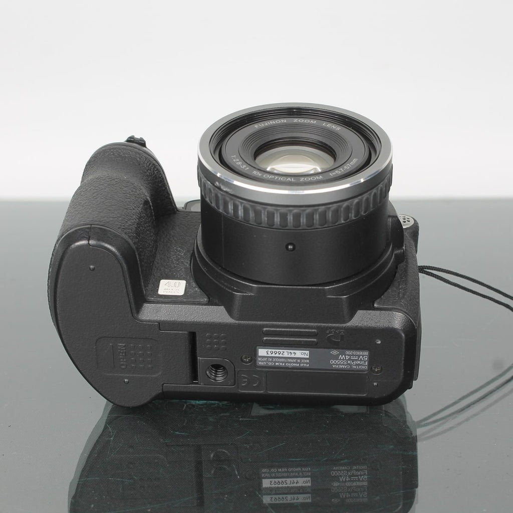 FUJIFILM S5500