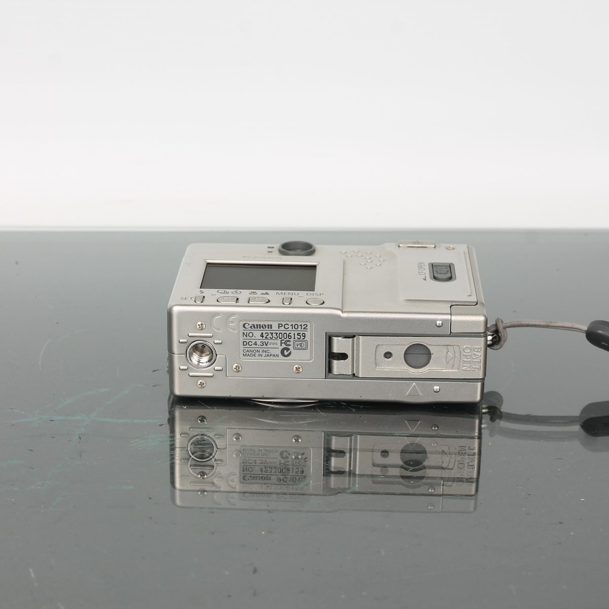 Canon Digital IXUS V Compact Digital Camera - 2.1MP – Dutch|Thrift