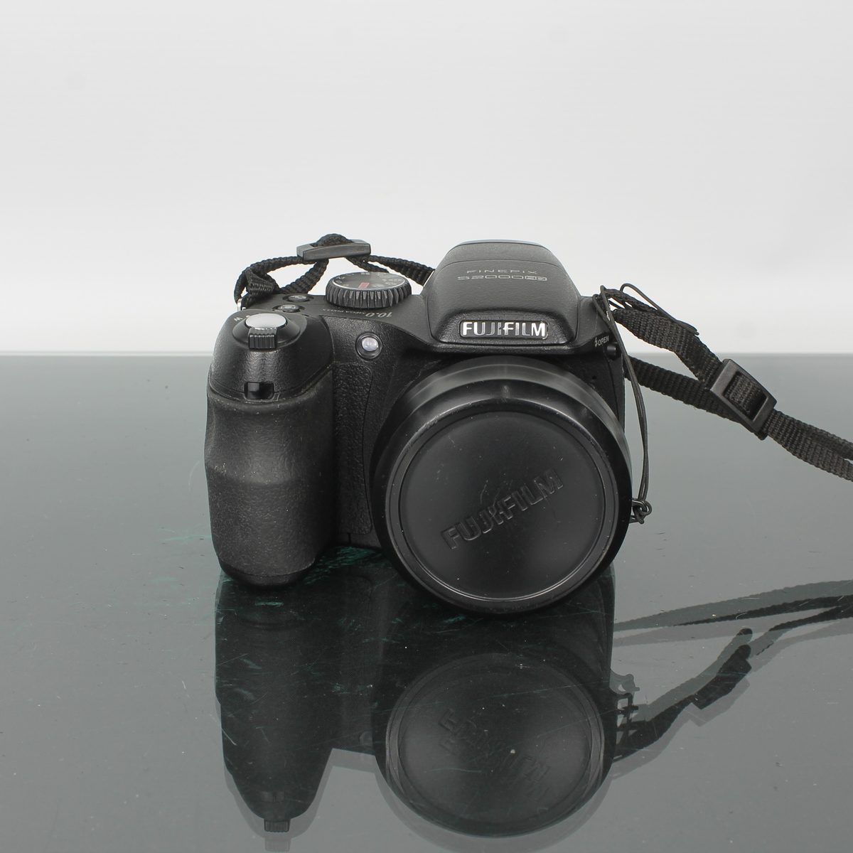 Fujifilm FinePix S2000HD