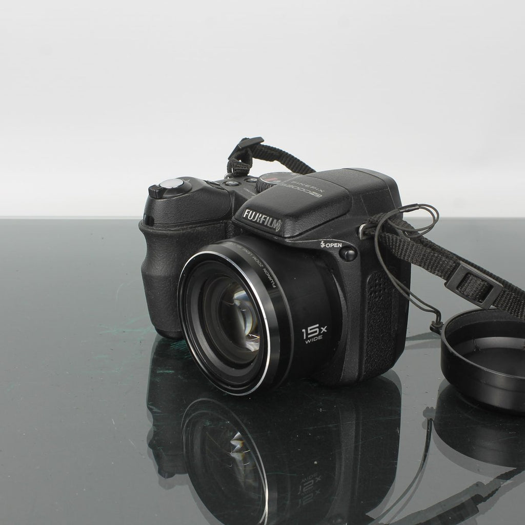 Fujifilm FinePix S2000HD