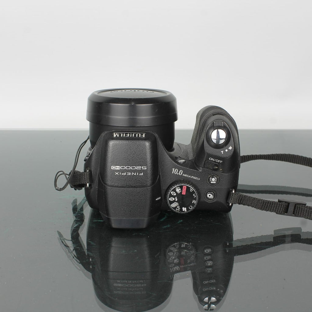 Fujifilm FinePix S2000HD