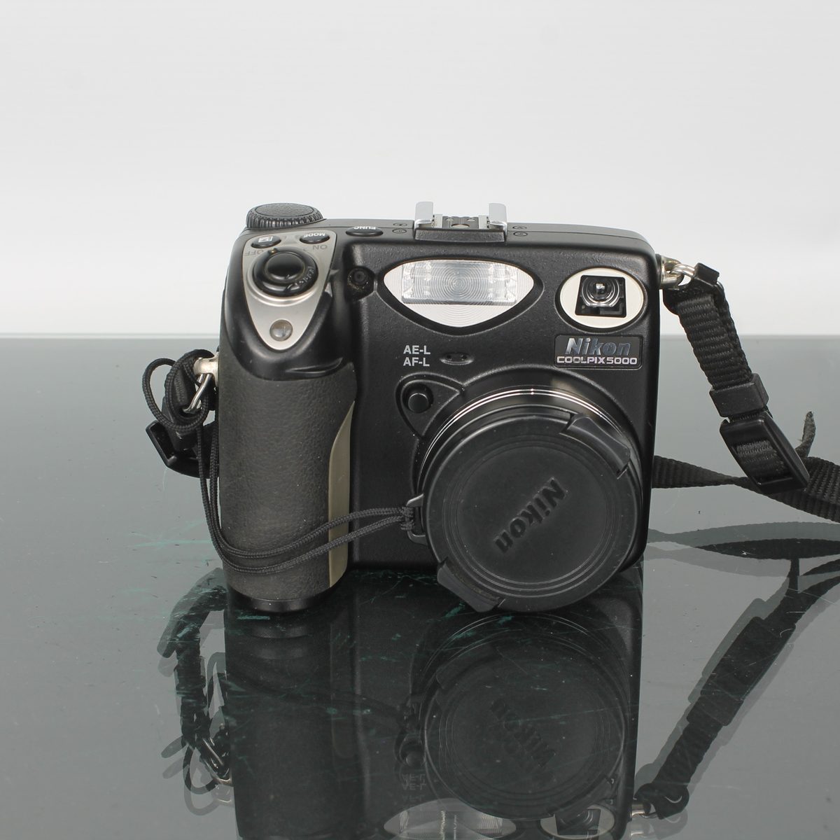 Nikon COOLPIX 5000