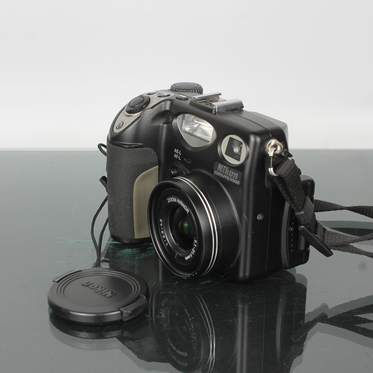 Nikon COOLPIX 5000