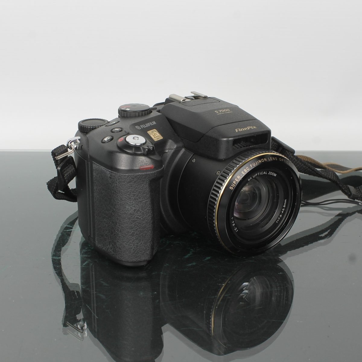 FinePix S7000