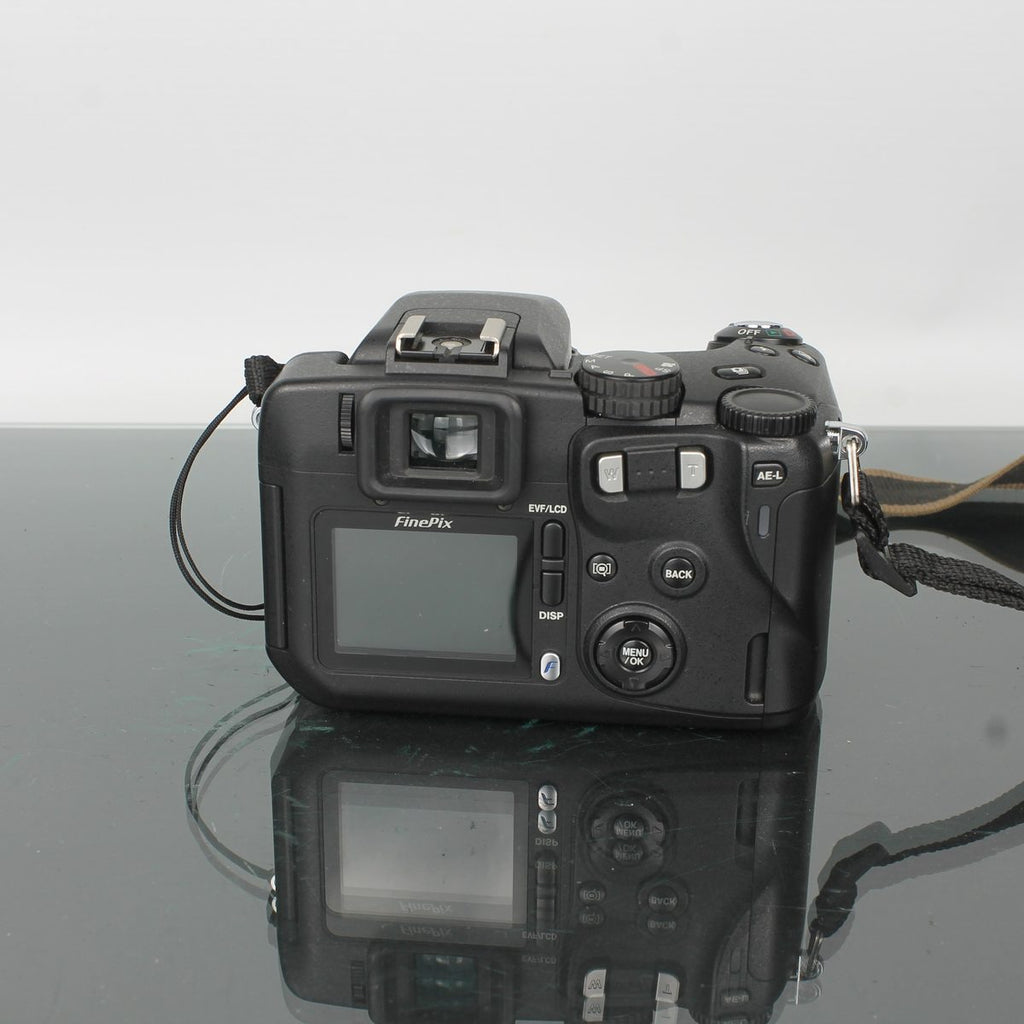 FinePix S7000