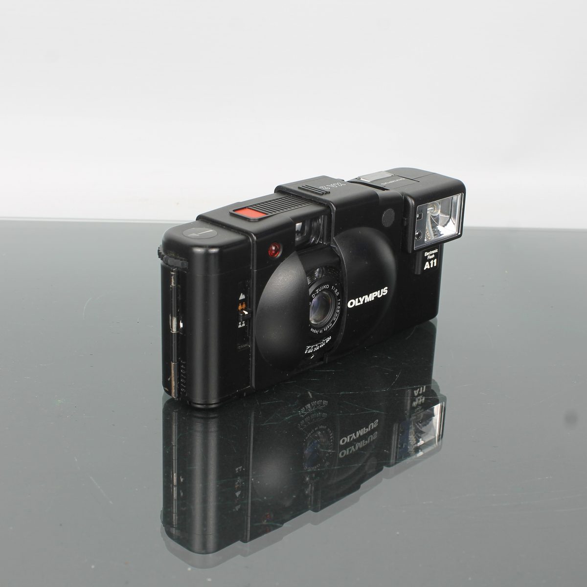 Olympus XA2