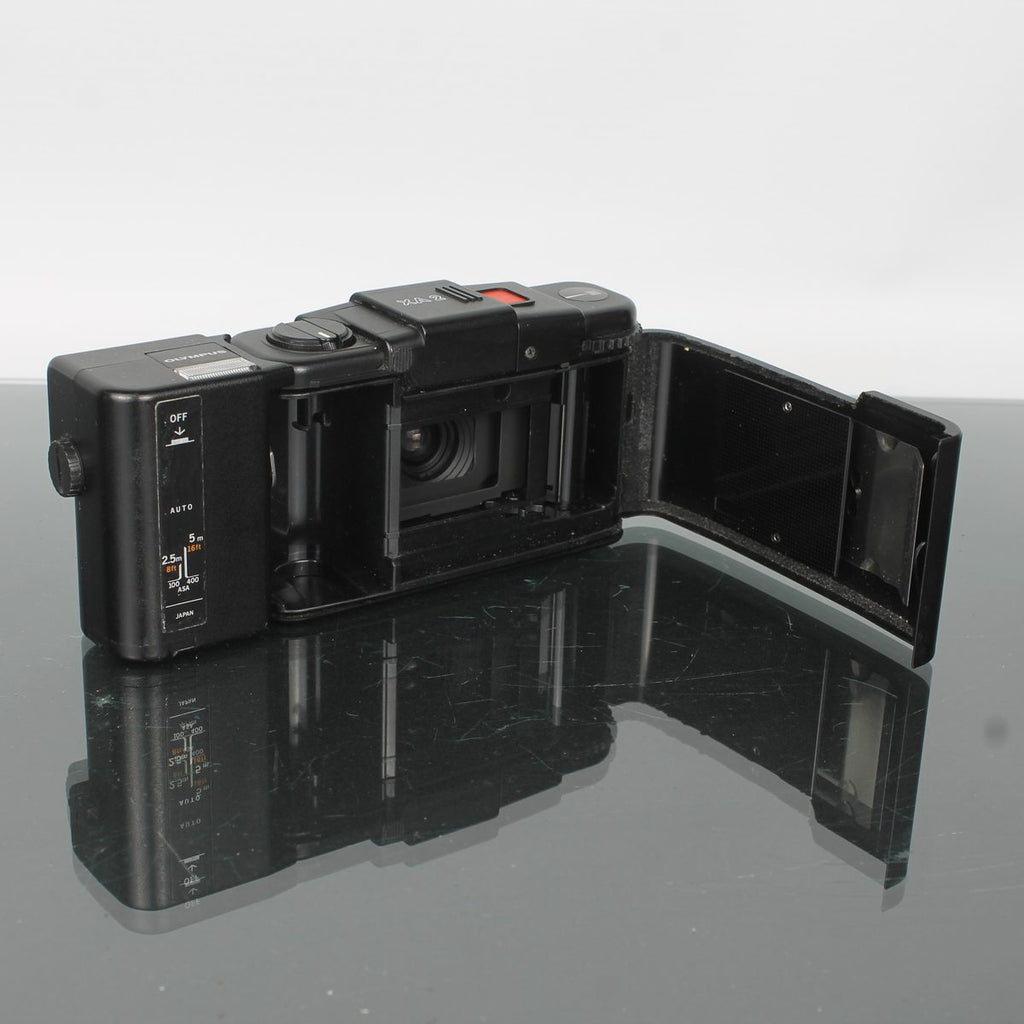 Olympus XA2