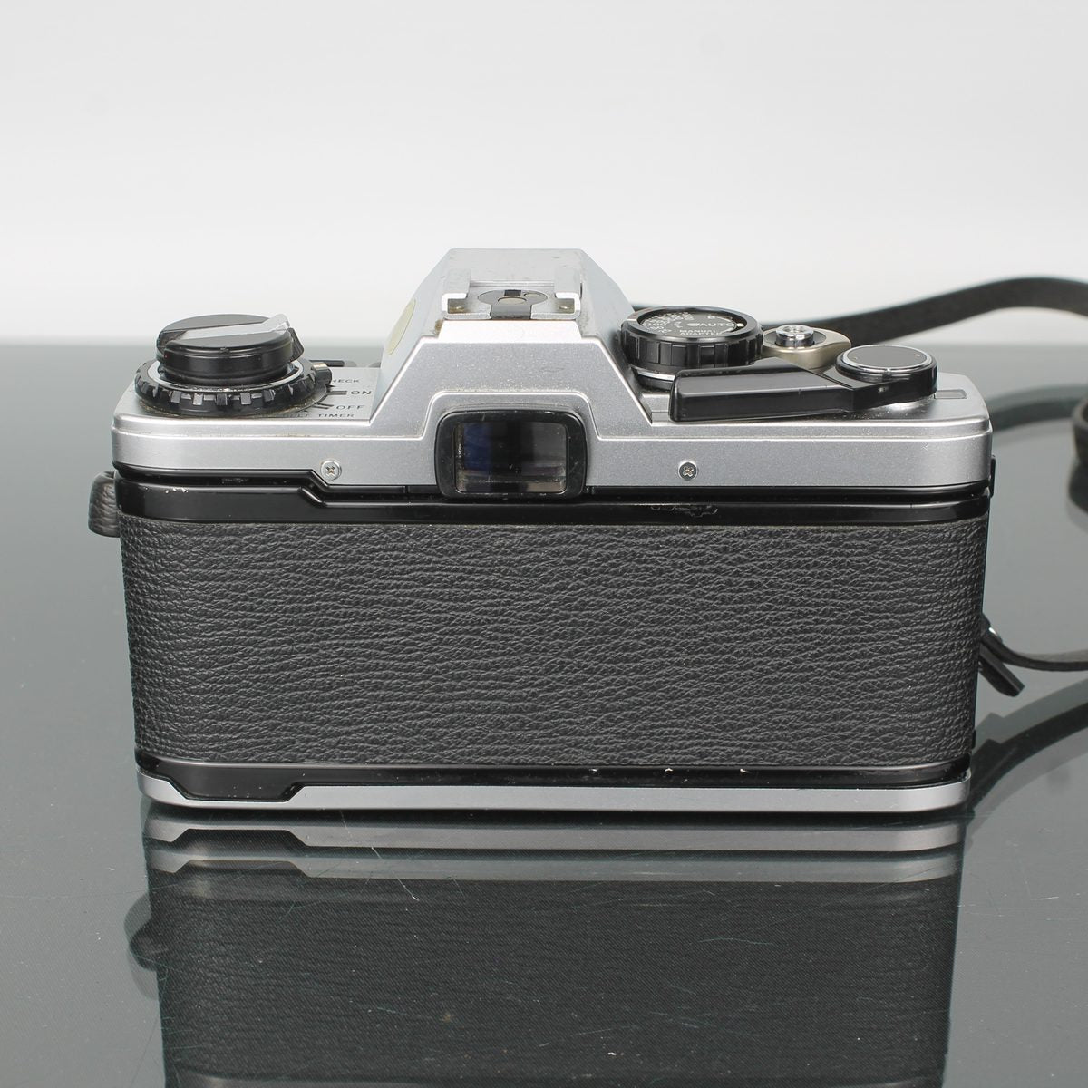 Olympus OM-10 + Olympus OM-System 50mm f/1.8