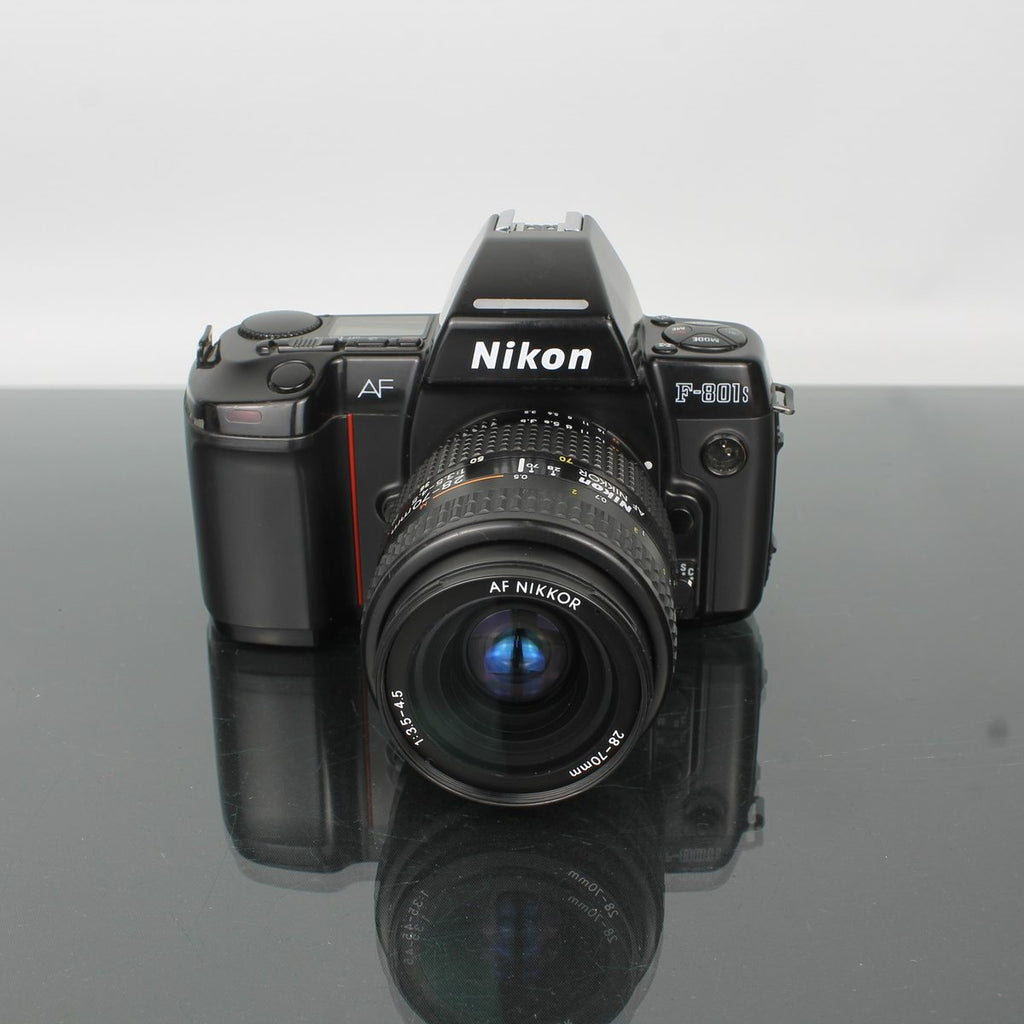 Nikon F-801s + AF Nikkor 28-70mm 1:3.5-4.5