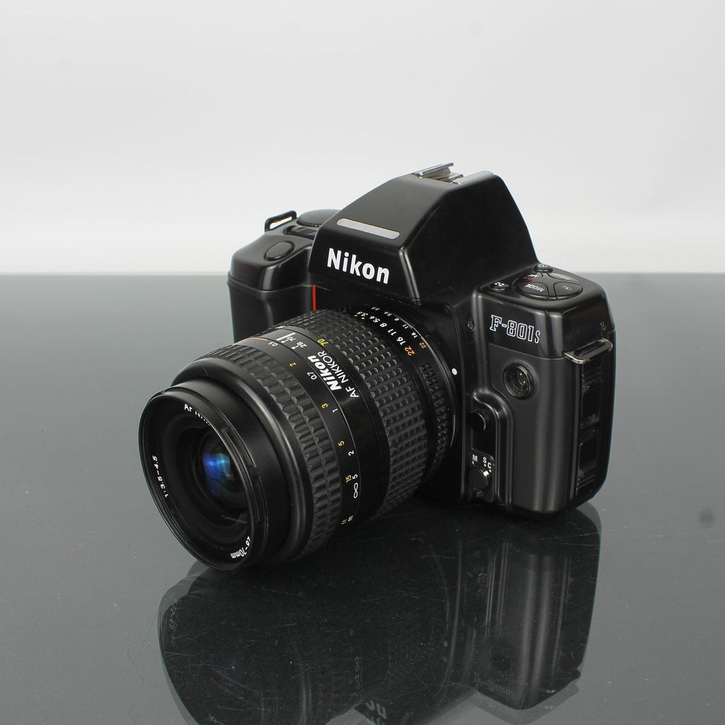 Nikon F-801s + AF Nikkor 28-70mm 1:3.5-4.5