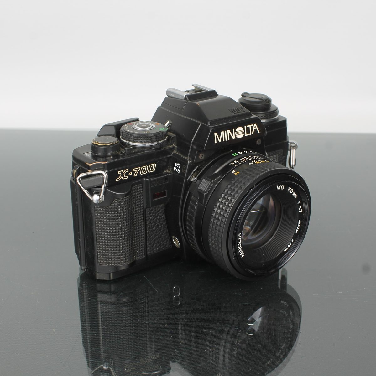 Minolta X-700 + Minolta MD 50mm 1:1.7