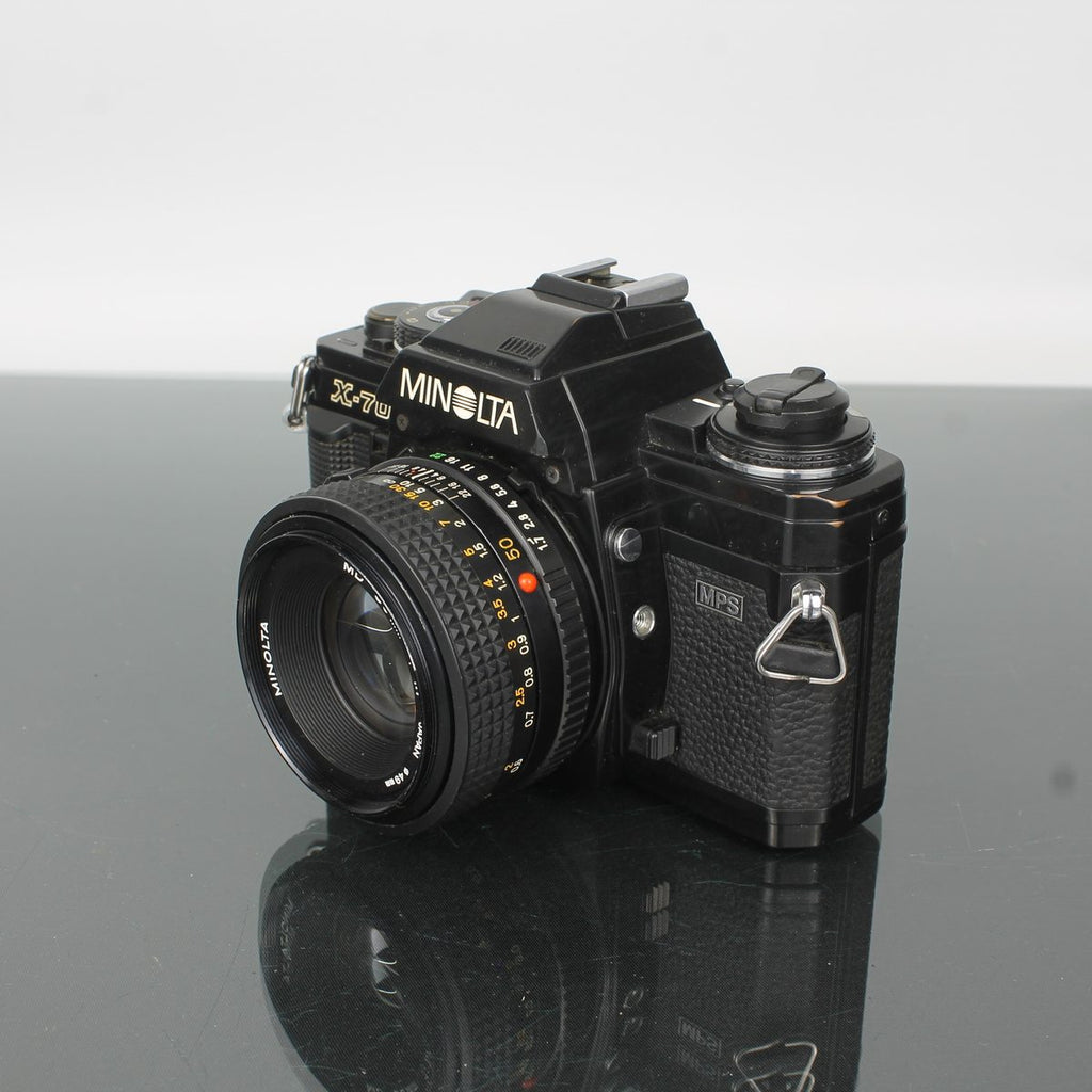 Minolta X-700 + Minolta MD 50mm 1:1.7