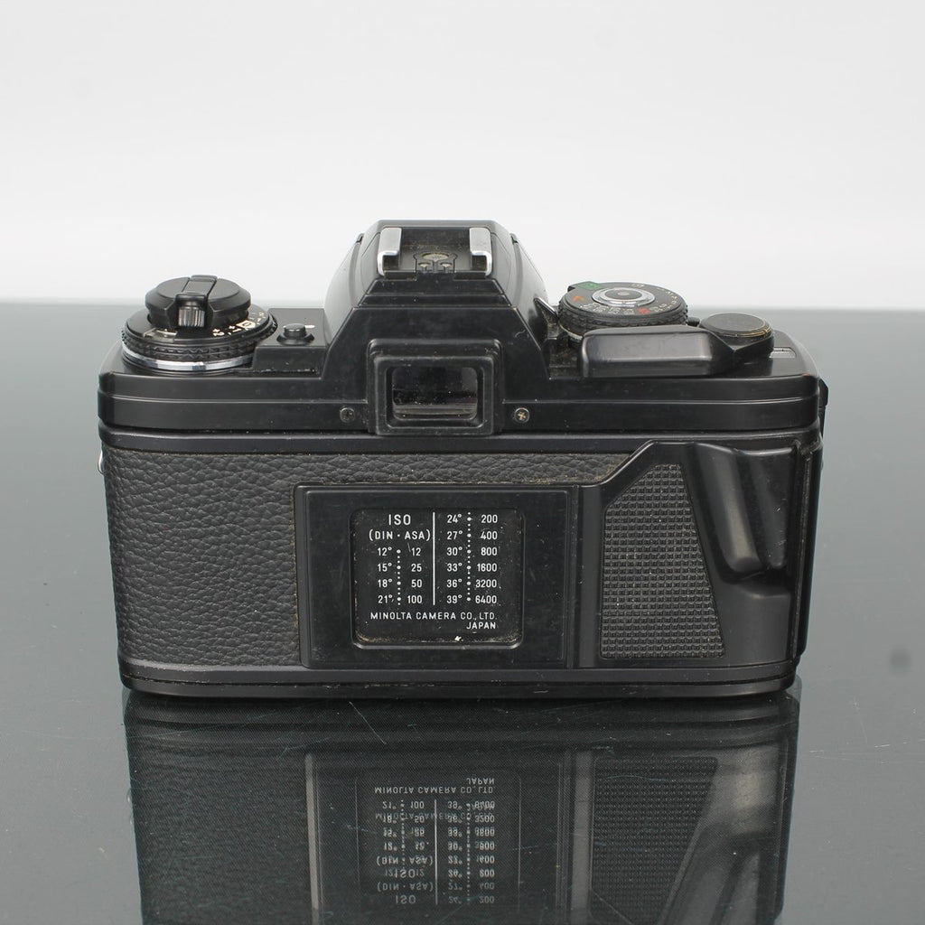 Minolta X-700 + Minolta MD 50mm 1:1.7