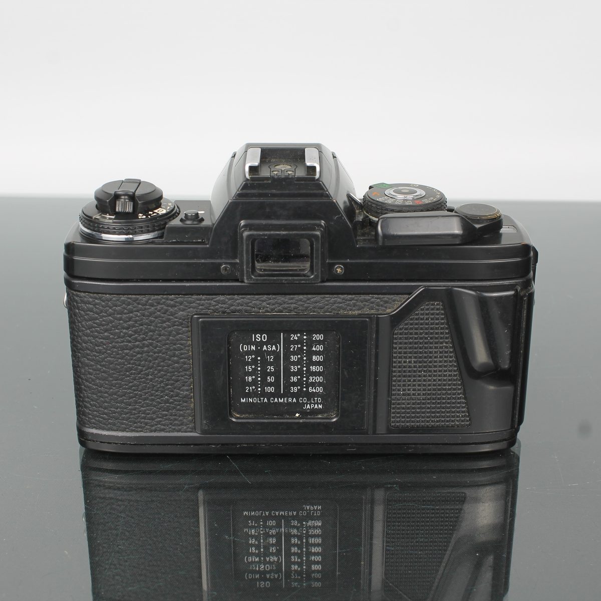 Minolta X-700 + Minolta MD 50mm 1:1.7