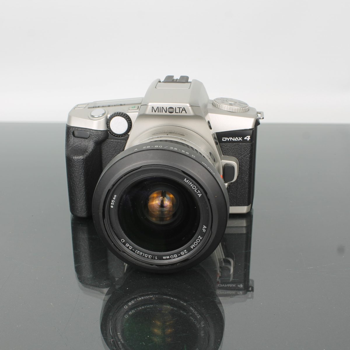 Minolta Dynax 4 + Minolta AF 28-80mm 1:3.5-5.6 D