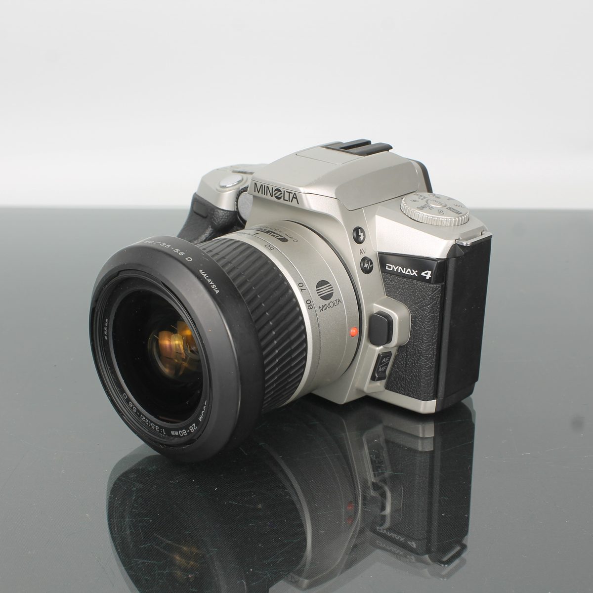 Minolta Dynax 4 + Minolta AF 28-80mm 1:3.5-5.6 D