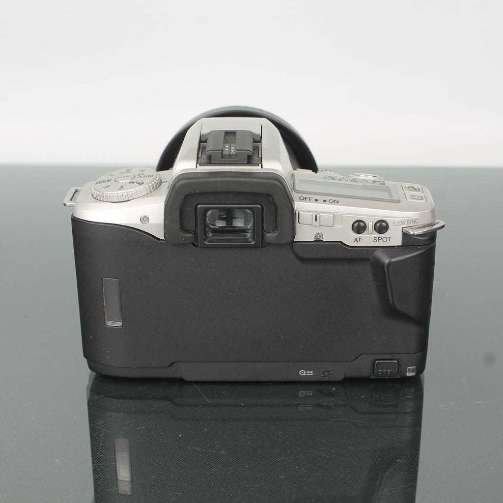 Minolta Dynax 4 + Minolta AF 28-80mm 1:3.5-5.6 D