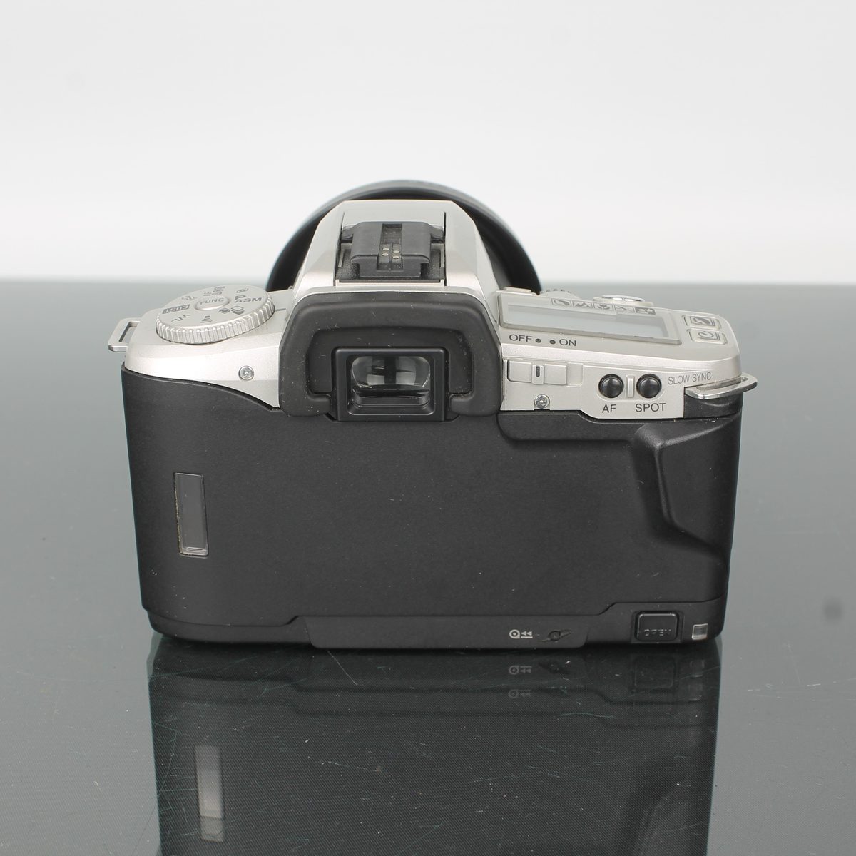 Minolta Dynax 4 + Minolta AF 28-80mm 1:3.5-5.6 D