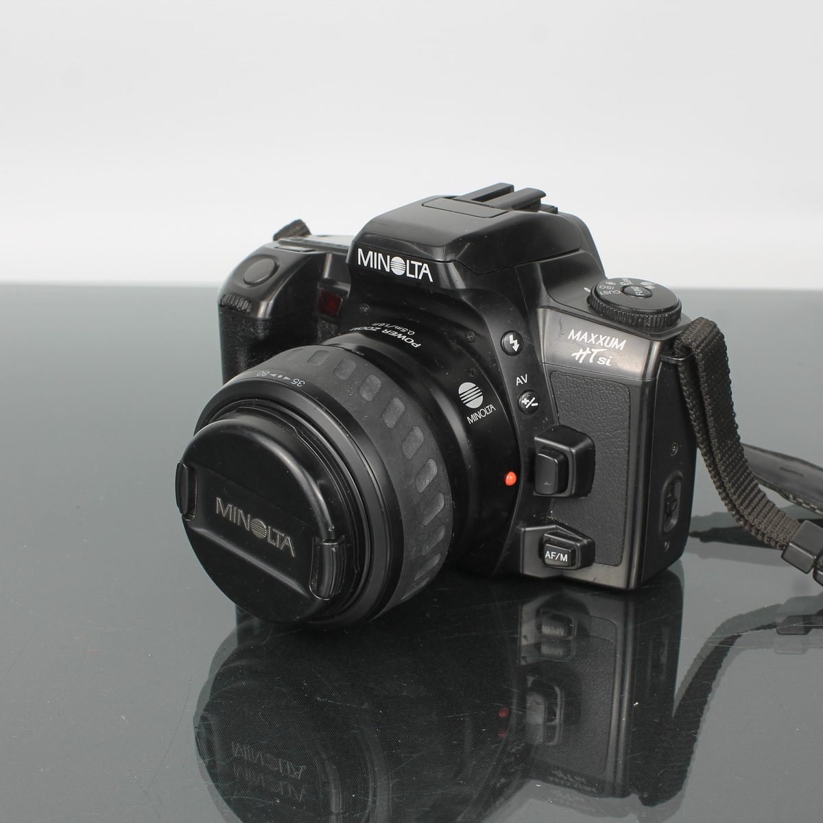 Minolta Maxxum HT Si + 35-80mm 1:4-5.6
