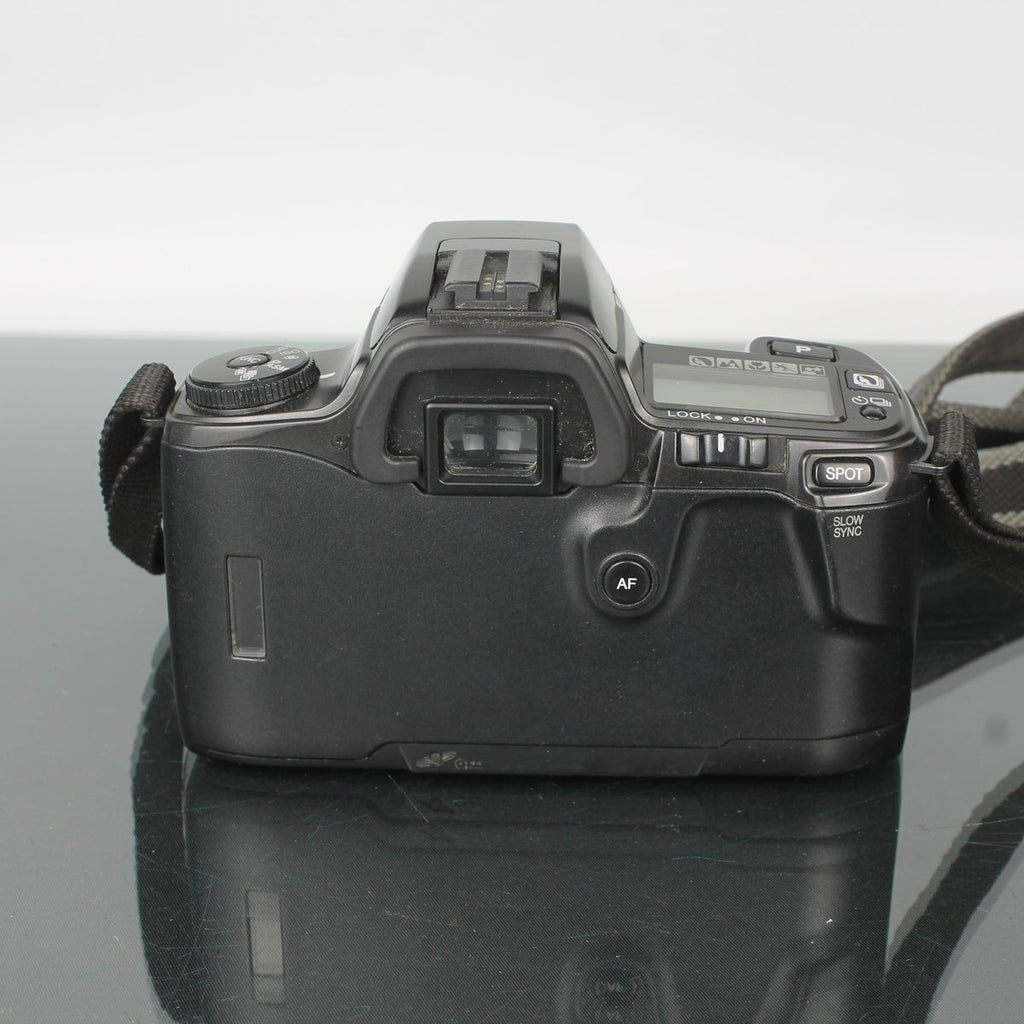Minolta Maxxum HT Si + 35-80mm 1:4-5.6