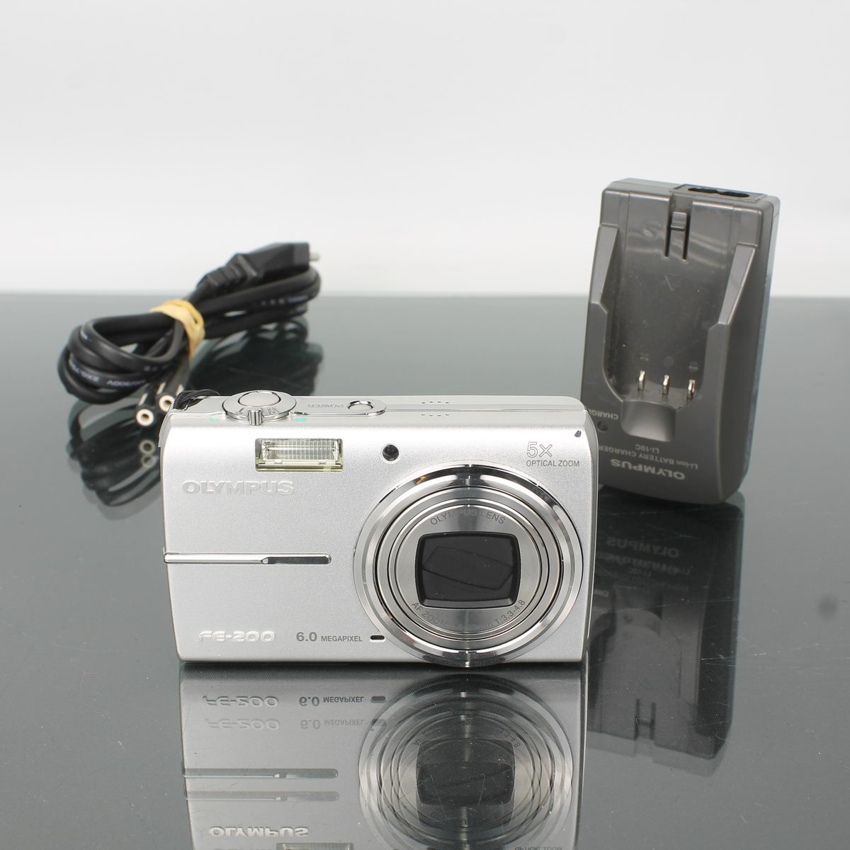 Olympus FE-200