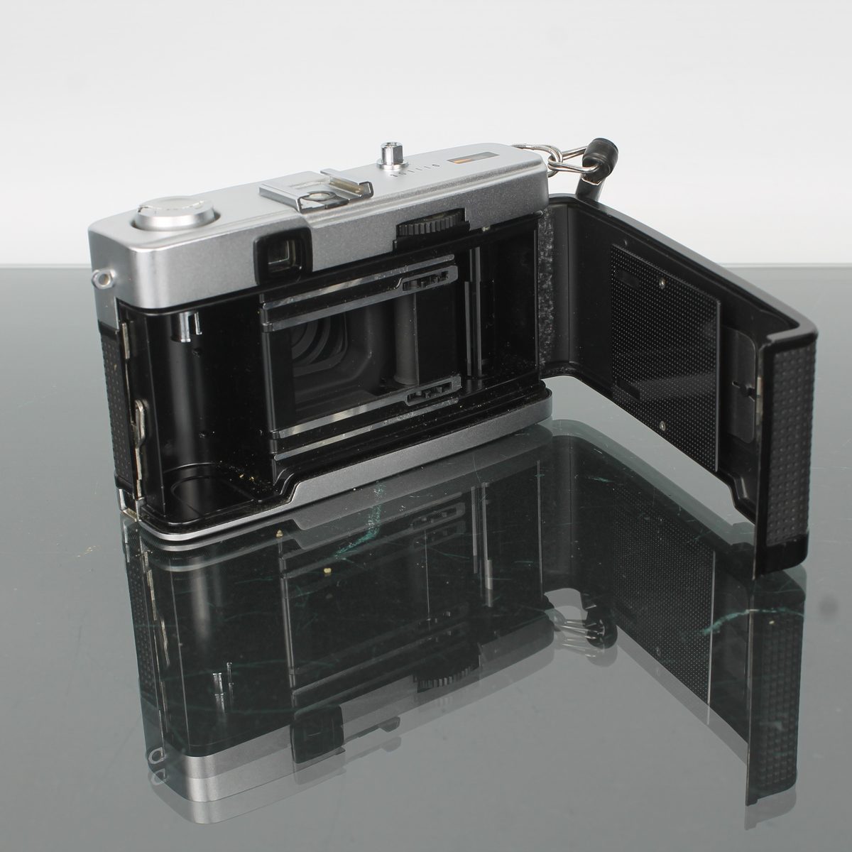Olympus Trip 35 Compact 35mm Film Camera | Excellent Condition