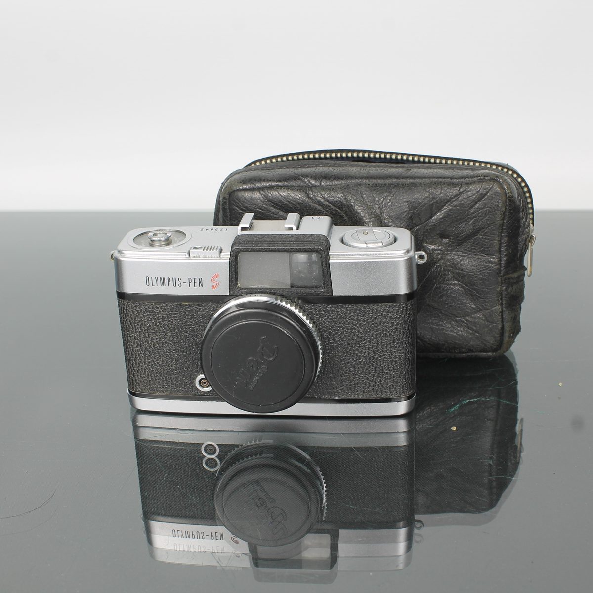 Olympus-Pen S