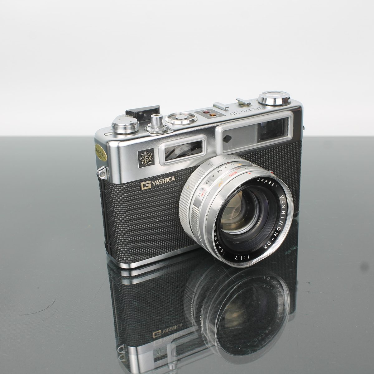 G Yashica + Yashinon-DX