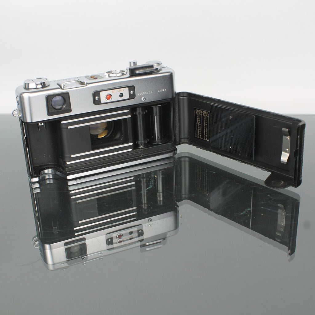 G Yashica + Yashinon-DX