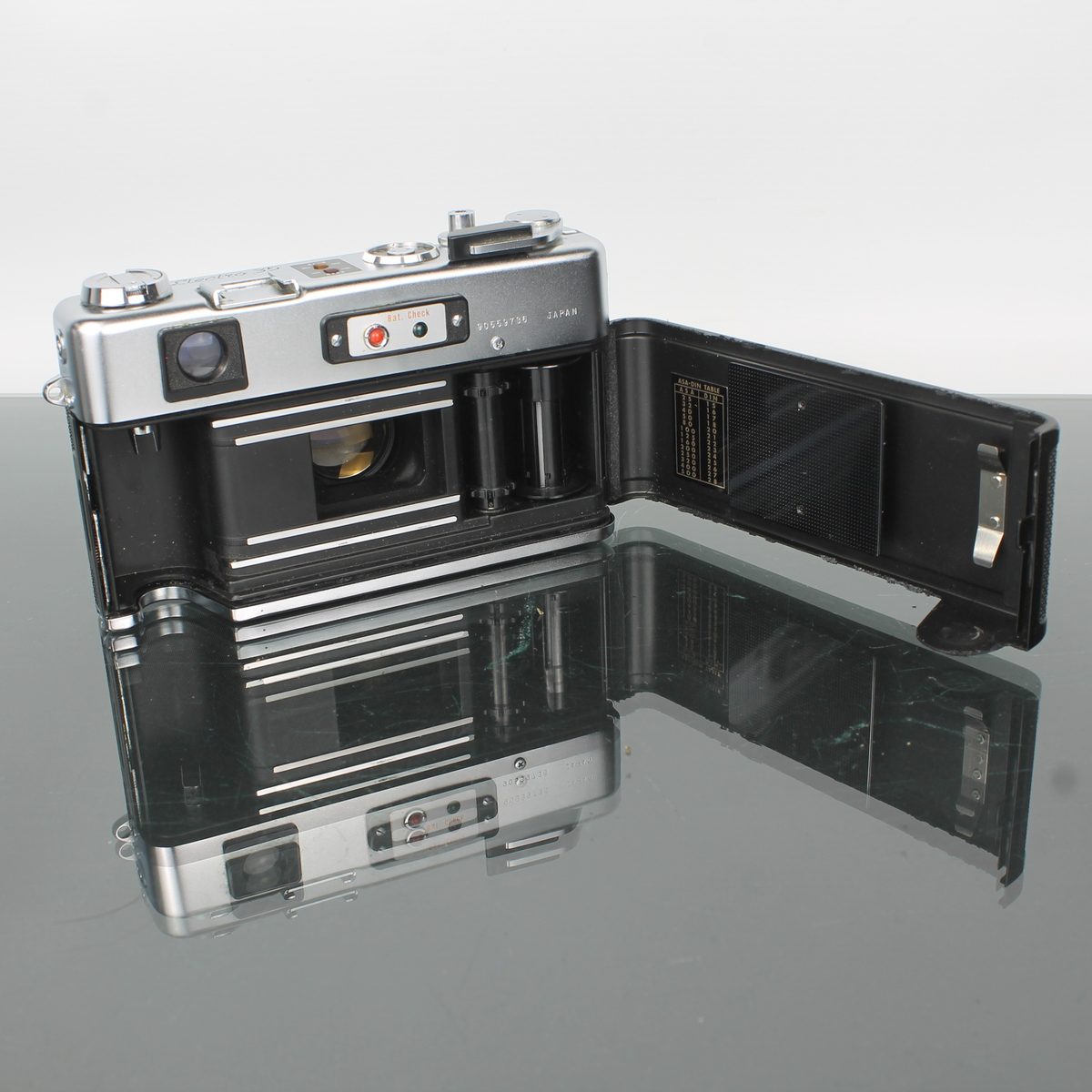 G Yashica + Yashinon-DX