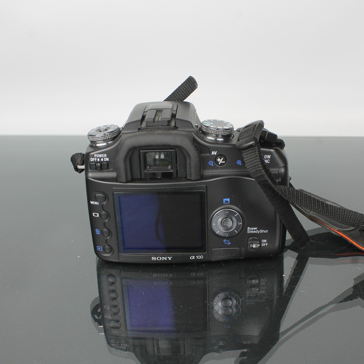 Sony A-100 DT 18-70mm f/3.5-5.6