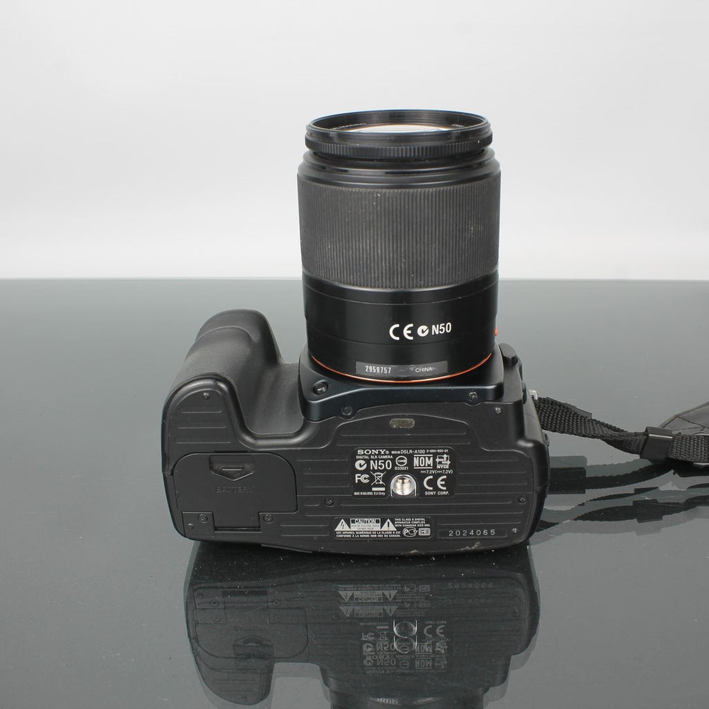 Sony A-100 DT 18-70mm f/3.5-5.6