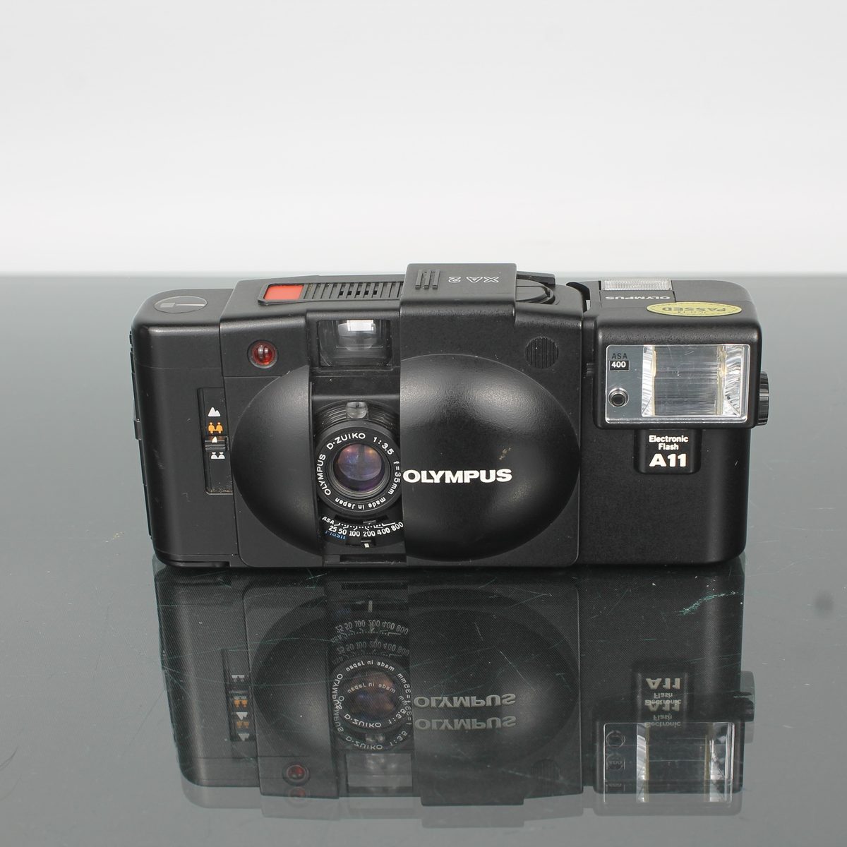 OLYMPUS XA2