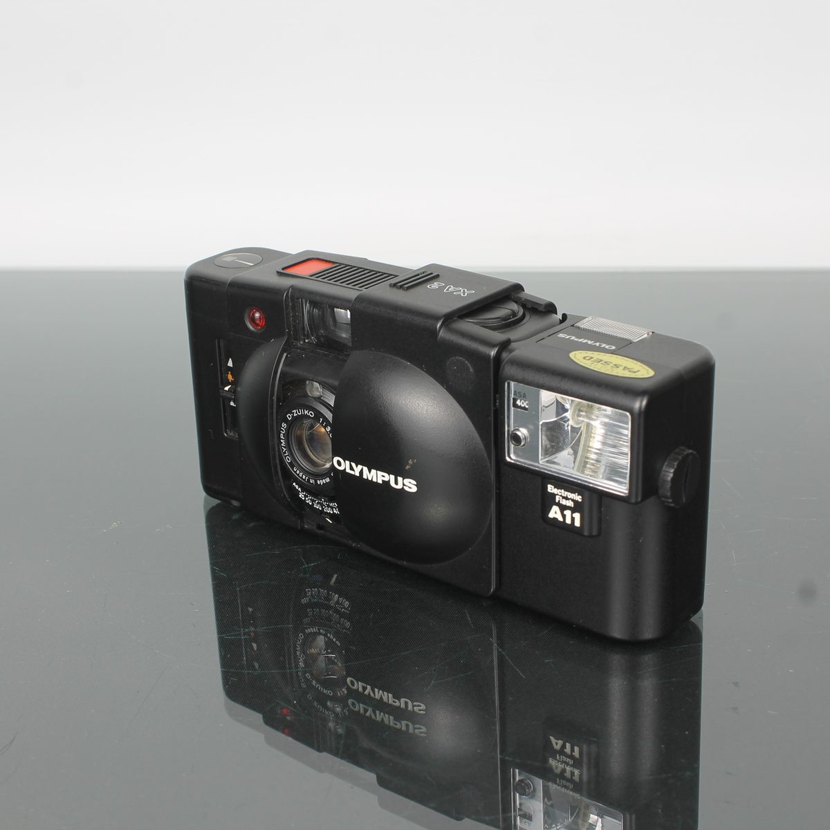 OLYMPUS XA2